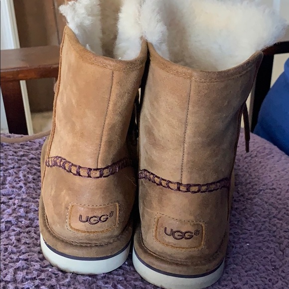 Ugg’s - Picture 2 of 4